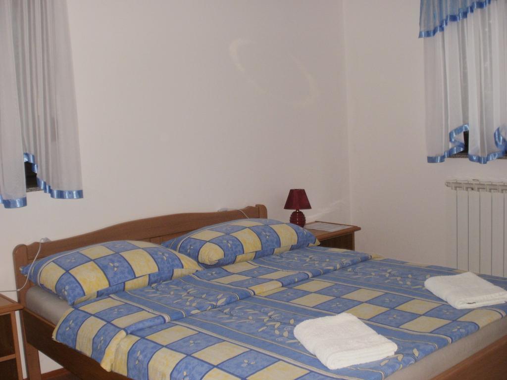 Guest House Korana Quarto foto