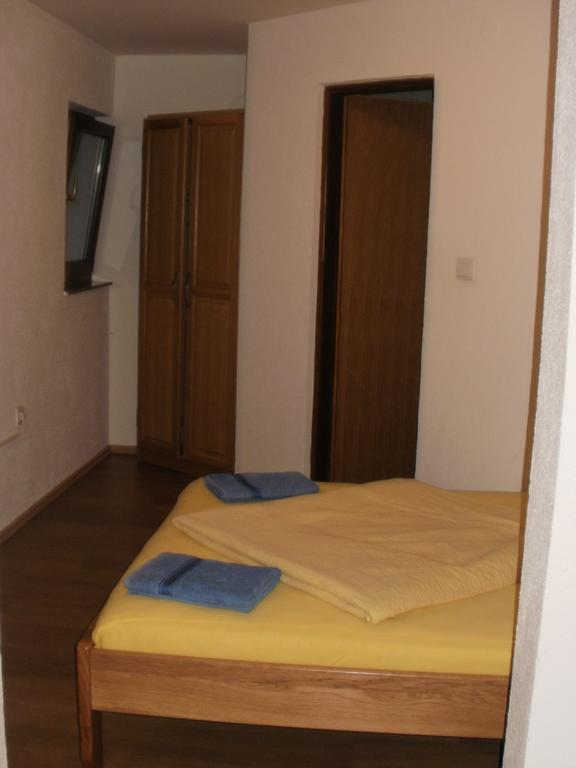 Guest House Korana Quarto foto